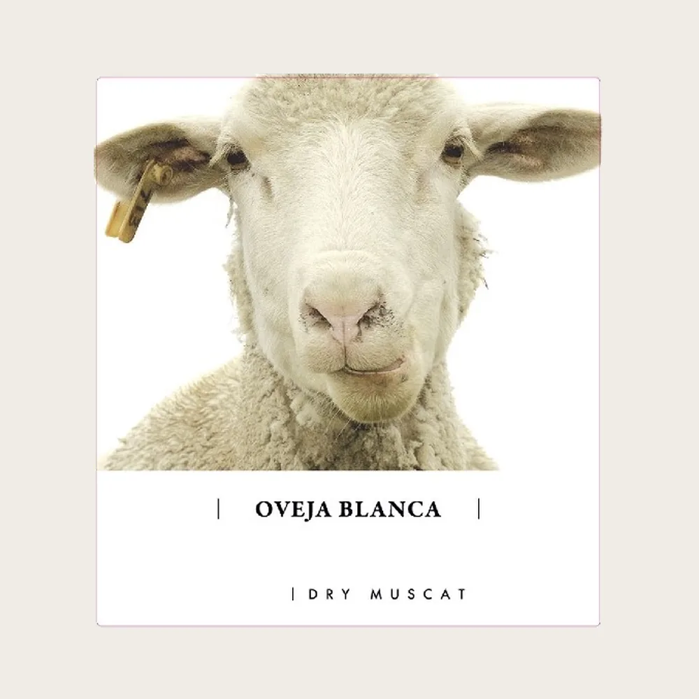 Oveja Blanca Dry Muscat 2021 label